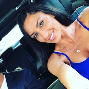 Meet your Posher, Dominique